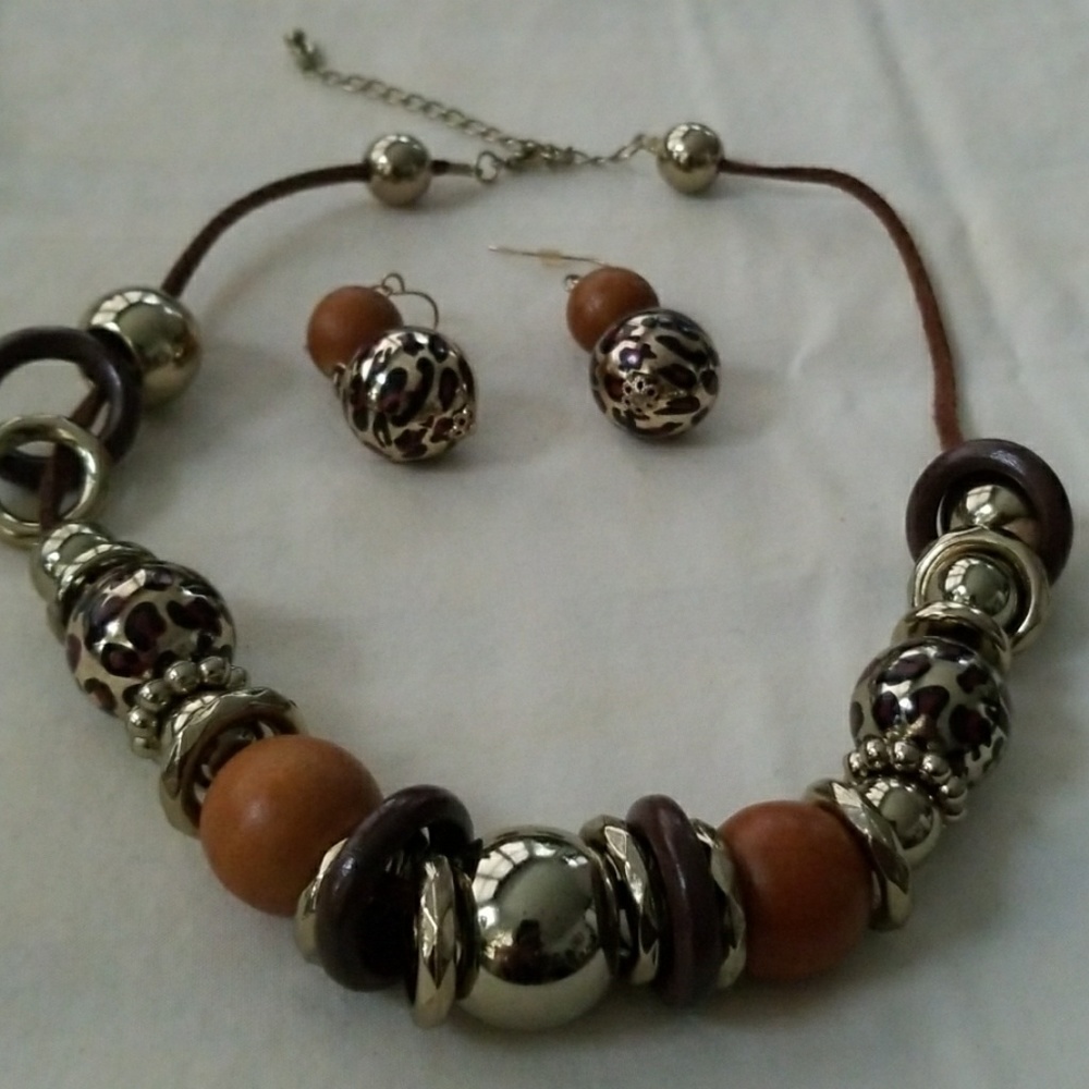 Jewelry - Picture 2 of 4